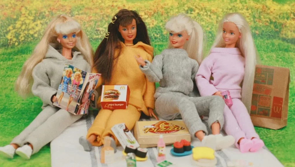 Barbie: Κυκλοφόρησε η πρώτη κούκλα με διαβήτη τύπου 1