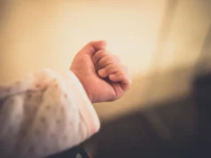 Υπόθεση σοκ στη Λευκωσία: Βρέφος διακομίστηκε στο Μακάρειο, συνελήφθη ο πατέρας