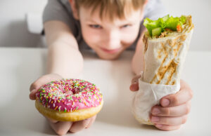 Καρδιολόγος τονίζει: «5 “τοξικές” τροφές που δεν θα έδινα ποτέ στα παιδιά μου»