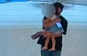 Σοκαριστικό βίντεο: Η στιγμή που άνδρας αρπάζει 3χρονο κοριτσάκι σε εμπορικό κέντρο στις ΗΠΑ