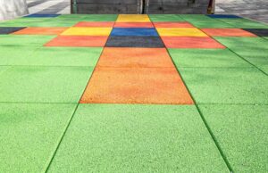 Καμπανάκι από παιδίατρο για τα δάπεδα σε σχολεία και παιδότοπους