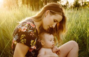 Πότε μπορεί το μωρό ν’ αναγνωρίσει τη μαμά του και πότε τους υπόλοιπους;