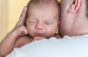 Νέος μπαμπάς: 7+1 βασικά βήματα για να προετοιμαστείτε