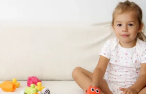 Γιατί το «παίζω μόνο μου» (solo play) δεν είναι πάντα θετικό για τα παιδιά