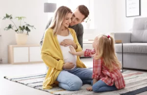 Πώς να πείτε στα παιδιά σας ότι είστε έγκυος – Ο απόλυτος οδηγός ανά ηλικία