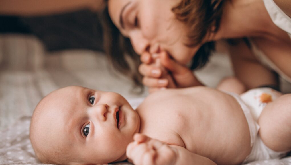 Μάθε πότε αρχίζει ένα νεογέννητο να βλέπει!