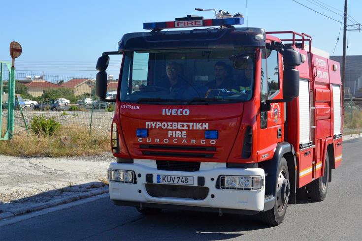 Συναγερμός – Εγκλωβίστηκε βρέφος σε αυτοκίνητο