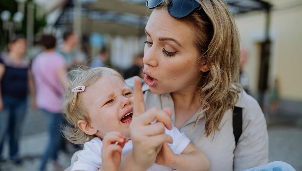 Μητρότητα σημαίνει να μην μπορείς να ελέγχεις τα πάντα (ούτε το παιδί σου)