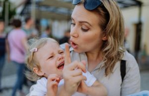 Μητρότητα σημαίνει να μην μπορείς να ελέγχεις τα πάντα (ούτε το παιδί σου)