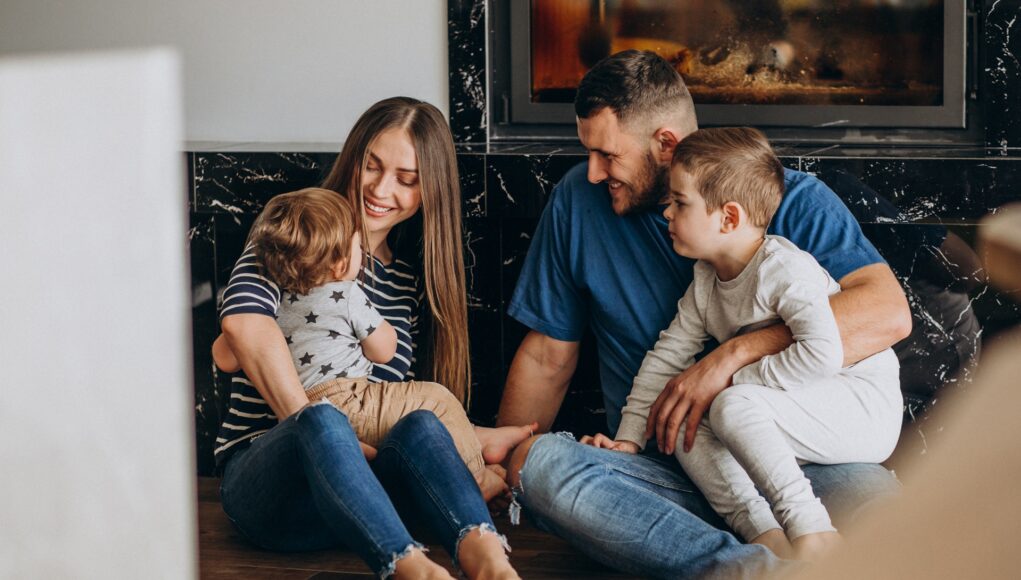 Πόσες φορές ως γονείς είπαμε «σε λίγο έρχομαι», αλλά δεν το εννοήσαμε;