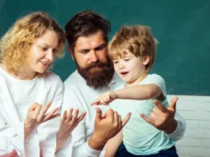 Μετράει στα δάχτυλα; Νέα έρευνα δείχνει ότι τα παιδιά έτσι γίνονται καλύτερα στα μαθηματικά