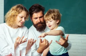 Μετράει στα δάχτυλα; Νέα έρευνα δείχνει ότι τα παιδιά έτσι γίνονται καλύτερα στα μαθηματικά