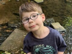 Ο μικρός Αβραάμ Σάββα μας θέλει δίπλα του – Πάσχει από μια εξαιρετικά σπάνια νευρολογική πάθηση