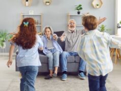 Πώς οι γιαγιάδες και οι παππούδες συμβάλλουν στην υγιή ανάπτυξη των παιδιών