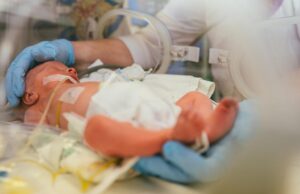 «Κάποιες μανούλες δεν είδαν τα μωρά τους μόλις τα γέννησαν – μπήκαν κατευθείαν στη ΜΕΝΝ»