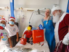 Χάρισε δώρα και χαμόγελα στα παιδιά ο Άγιος Βασίλης στο Γ.Ν. Λάρνακας