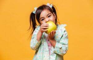 Το μήλο που κάνει κάθε μέρα μαγική: η σημασία του στη ζωή των παιδιών