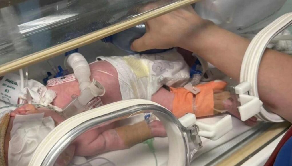 &Iota;&alpha;&tau;&rho;&iota;&kappa;ό &epsilon;&pi;ί&tau;&epsilon;&upsilon;&gamma;&mu;&alpha; &sigma;&tau;&eta; &Lambda;ά&rho;&iota;&sigma;&alpha;: έ&sigma;&omega;&sigma;&alpha;&nu; &tau;&eta;&nu; ό&rho;&alpha;&sigma;&eta; &sigma;&epsilon; &pi;&rho;&omicron;&omega;&rho;ά&kappa;&iota; 600 &gamma;&rho;&alpha;&mu;&mu;&alpha;&rho;ί&omega;&nu;