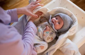 Πώς θα καταλάβετε αν το μωρό ζεσταίνεται ή κρυώνει;