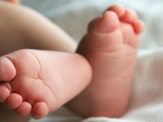 Αποσωληνώθηκε αλλά εξακολουθεί να βρίσκεται σε σοβαρή κατάσταση το τρίμηνο βρέφος