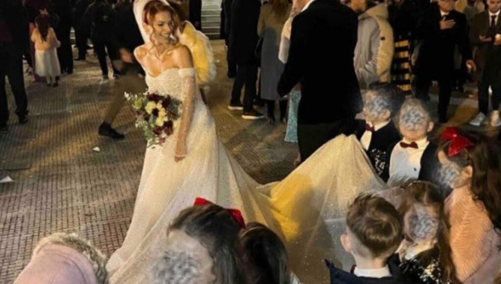 &Kappa;&omicron;&mu;&omicron;&tau;&eta;&nu;ή: &nu;&eta;&pi;&iota;&alpha;&gamma;&omega;&gamma;ό&sigmaf; &pi;&alpha;&nu;&tau;&rho;&epsilon;ύ&tau;&eta;&kappa;&epsilon; &mu;&epsilon; &pi;&alpha;&rho;&alpha;&nu;&upsilon;&phi;ά&kappa;&iota;&alpha;&hellip; &tau;&omicron;&upsilon;&sigmaf; 20 &mu;&alpha;&theta;&eta;&tau;έ&sigmaf; &tau;&eta;&sigmaf;!