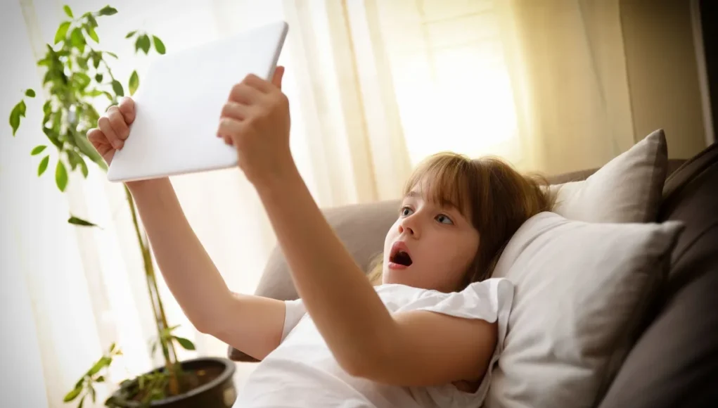 &Tau;&alpha; &pi;&alpha;&iota;&delta;&iota;ά &epsilon;&kappa;&tau;ί&theta;&epsilon;&nu;&tau;&alpha;&iota; &sigma;&epsilon; &epsilon;&pi;&iota;&beta;&lambda;&alpha;&beta;έ&sigmaf; &pi;&epsilon;&rho;&iota;&epsilon;&chi;ό&mu;&epsilon;&nu;&omicron; &pi;&omicron;&upsilon; &omicron; &epsilon;&gamma;&kappa;έ&phi;&alpha;&lambda;ό&sigmaf; &tau;&omicron;&upsilon;&sigmaf; &delta;&epsilon;&nu; &epsilon;ί&nu;&alpha;&iota; έ&tau;&omicron;&iota;&mu;&omicron;&sigmaf; &nu;&alpha; &delta;&iota;&alpha;&chi;&epsilon;&iota;&rho;&iota;&sigma;&tau;&epsilon;ί