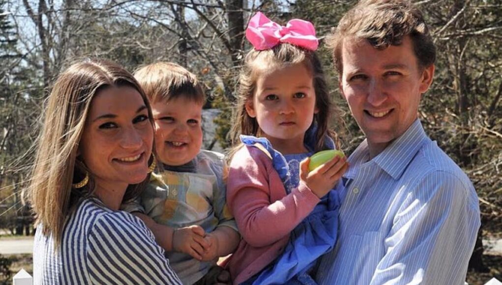 35χρονη έστειλε τον άντρα της για φαγητό, έπνιξε τα παιδιά της και πήδηξε στο κενό