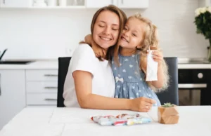 Σνακ για παιδιά: Πόσα, πότε και σε ποια ποσότητα είναι τα σωστά