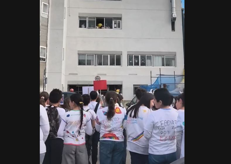 &Alpha;&Nu;&Alpha;&Tau;&Rho;&Iota;&Chi;&Iota;&Lambda;&Alpha;! &Mu;&alpha;&theta;&eta;&tau;έ&sigmaf; &tau;&rho;&alpha;&gamma;&omicron;ύ&delta;&eta;&sigma;&alpha;&nu; &sigma;&tau;&omicron;&upsilon;&sigmaf; &mu;&iota;&kappa;&rho;&omicron;ύ&sigmaf; ή&rho;&omega;&epsilon;&sigmaf; &sigma;&tau;&omicron; &Mu;&alpha;&kappa;ά&rho;&epsilon;&iota;&omicron; &Nu;&omicron;&sigma;&omicron;&kappa;&omicron;&mu;&epsilon;ί&omicron;! [&Beta;&Iota;&Nu;&Tau;&Epsilon;&Omicron;]