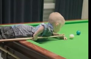 Μόλις 2 ετών και ήδη γράφει ιστορία στο σνούκερ