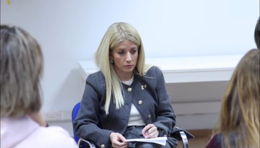 &laquo;&Tau;&alpha; &pi;&alpha;&iota;&delta;&iota;ά &delta;&epsilon;&nu; &mu;&pi;&omicron;&rho;&omicron;ύ&nu; &nu;&alpha; &nu;&omicron;&sigma;&eta;&lambda;&epsilon;ύ&omicron;&nu;&tau;&alpha;&iota; &sigma;&epsilon; &alpha;&kappa;&alpha;&tau;ά&lambda;&lambda;&eta;&lambda;&epsilon;&sigmaf; &sigma;&upsilon;&nu;&theta;ή&kappa;&epsilon;&sigmaf;&raquo; &ndash; &Mu;ή&nu;&upsilon;&mu;&alpha; &Alpha;&nu;&nu;ί&tau;&alpha;&sigmaf; &Delta;&eta;&mu;&eta;&tau;&rho;ί&omicron;&upsilon; &alpha;&pi;ό &tau;&omicron; &Mu;&alpha;&kappa;ά&rho;&epsilon;&iota;&omicron;