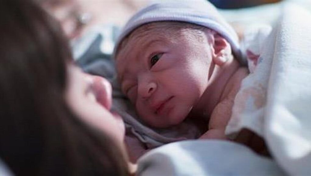 &Iota;&alpha;&tau;&rho;&iota;&kappa;ό &theta;&alpha;ύ&mu;&alpha;: έ&mu;&beta;&rho;&upsilon;&omicron; &mu;&epsilon; &sigma;&pi;ά&nu;&iota;&omicron; ό&gamma;&kappa;&omicron; &sigma;ώ&theta;&eta;&kappa;&epsilon; &mu;έ&sigma;&omega; &pi;&rho;&omega;&tau;&omicron;&pi;&omicron;&rho;&iota;&alpha;&kappa;ή&sigmaf; &epsilon;&nu;&delta;&omicron;&mu;ή&tau;&rho;&iota;&alpha;&sigmaf; &theta;&epsilon;&rho;&alpha;&pi;&epsilon;ί&alpha;&sigmaf;