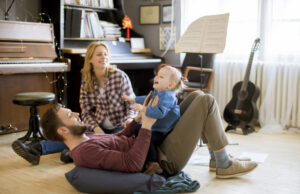 Το μυστικό για να μιλήσει το μωρό σου γρήγορα; Κρύβεται στον… ρυθμό! (Και δεν χρειάζεται να είσαι η Αντέλ για να το βοηθήσεις)