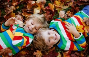 Παιδιά: Γιατί είναι απαραίτητο να παίζουν έξω;