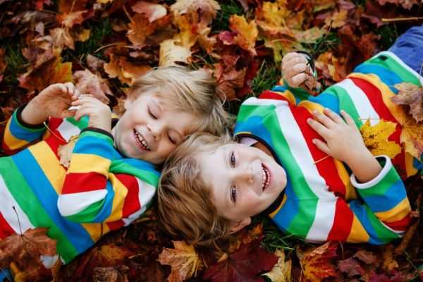 paidia-aneksartito-paixnidi-eksw