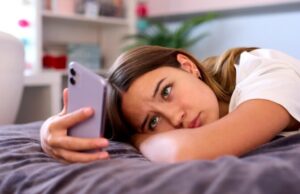 Πόσες ώρες βρίσκονται online οι Ευρωπαίοι έφηβοι;