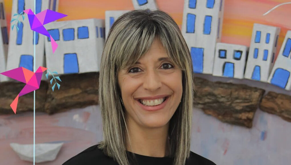 &Pi;&alpha;&iota;&delta;&iota;ά &mu;&epsilon; &kappa;&alpha;&rho;&kappa;ί&nu;&omicron; &sigma;&tau;&omicron; &Mu;&alpha;&kappa;ά&rho;&epsilon;&iota;&omicron;: &laquo;Ώ&rho;&alpha; &gamma;&iota;&alpha; &pi;&rho;ά&xi;&epsilon;&iota;&sigmaf;&raquo; &ndash; &Pi;&rho;&omicron;&epsilon;&iota;&delta;&omicron;&pi;&omicron;&iota;&epsilon;ί &eta; &Pi;&rho;ό&epsilon;&delta;&rho;&omicron;&sigmaf; &tau;&omicron;&upsilon; &Sigma;&upsilon;&nu;&delta;έ&sigma;&mu;&omicron;&upsilon;