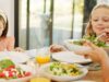 Πώς θα αποκτήσουν τα παιδιά υγιεινές διατροφικές συνήθειες;