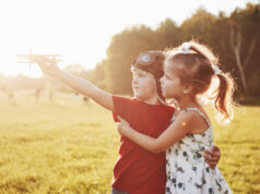 Αργεί να μιλήσει το παιδί; Οι πιθανοί λόγοι και τα σημάδια που δεν πρέπει να αγνοήσετε