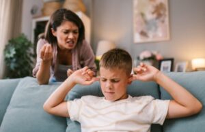 Τι συμβαίνει στον εγκέφαλο του παιδιού όταν ακούει φωνές;