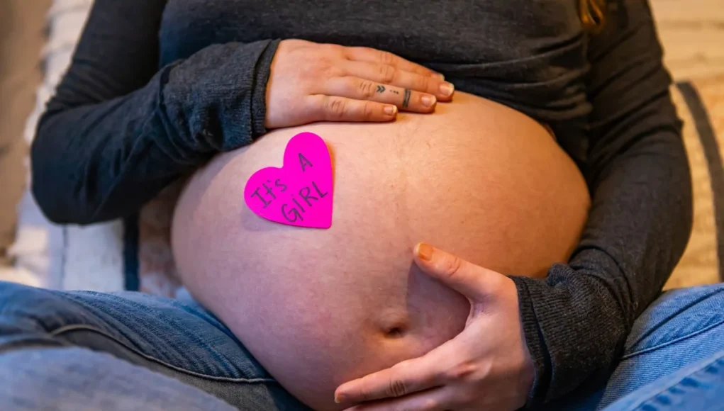 &Phi;ύ&lambda;&omicron; &mu;&omega;&rho;&omicron;ύ: &Sigma;&upsilon;&mu;&pi;&tau;ώ&mu;&alpha;&tau;&alpha; &pi;&omicron;&upsilon; &mu;&alpha;&rho;&tau;&upsilon;&rho;&omicron;ύ&nu; ό&tau;&iota; &theta;&alpha; &alpha;&pi;&omicron;&kappa;&tau;ή&sigma;&epsilon;&tau;&epsilon; &kappa;&omicron;&rho;ί&tau;&sigma;&iota;