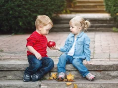 Πρακτικές συμβουλές για να μάθετε στο παιδί σας να μοιράζεται