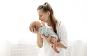 Βρέφη: Γιατί κλαίνε κάθε απόγευμα; Τι είναι το “witching hour”;