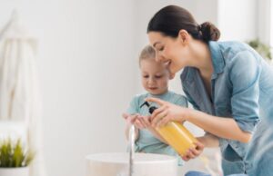 Από την υπενθύμιση στη συνήθεια: Μαθαίνοντας στα παιδιά να πλένουν τα χέρια τους