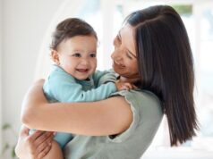 Αγκαλιές χωρίς ενοχές: Μπορεί ένα μωρό να κακομάθει;