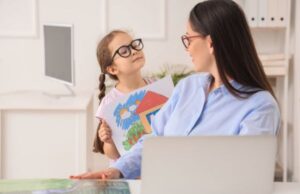 «Μαμά, κοίτα με!»: Γιατί τα παιδιά θέλουν προσοχή